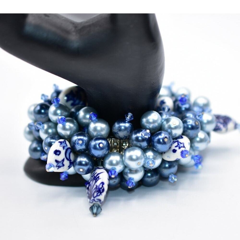 Vintage Beaded Bracelet Multi-Tone Blue Crystal Artisan Glass Chunky 1960s Bin4